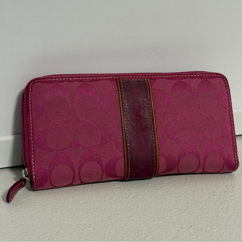Signature coach pink wallet